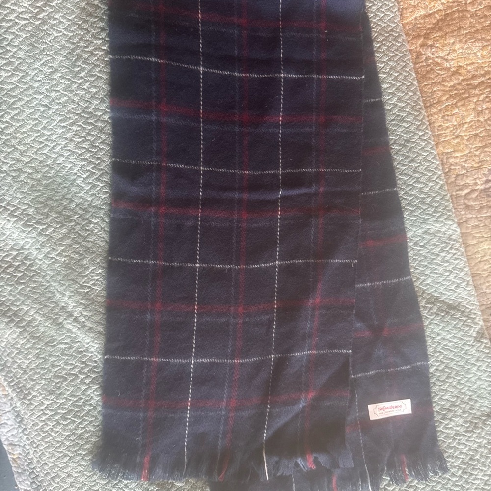 Luxurious Yves Saint Laurent Navy Plaid Cashmere Scarf - Picture 6 of 10